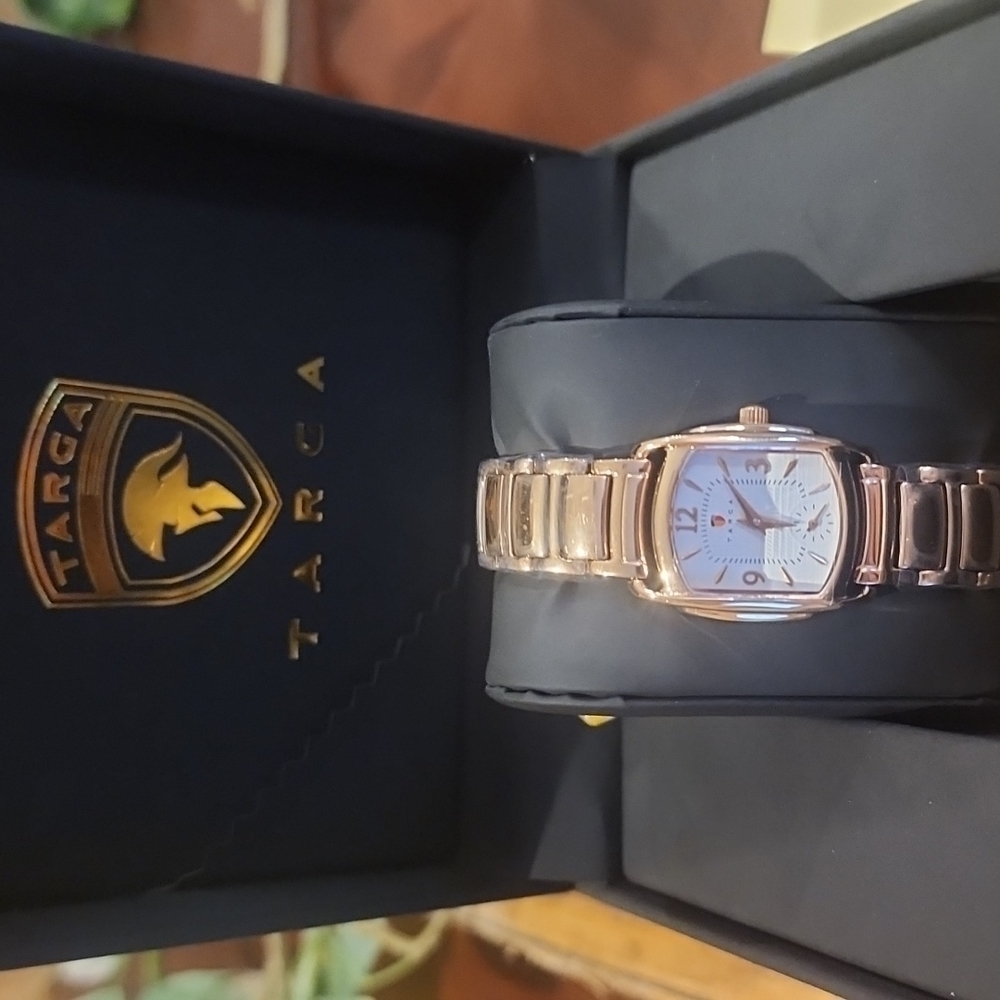 LADIES LUXURY ROSE GOLD TARGA WATCH